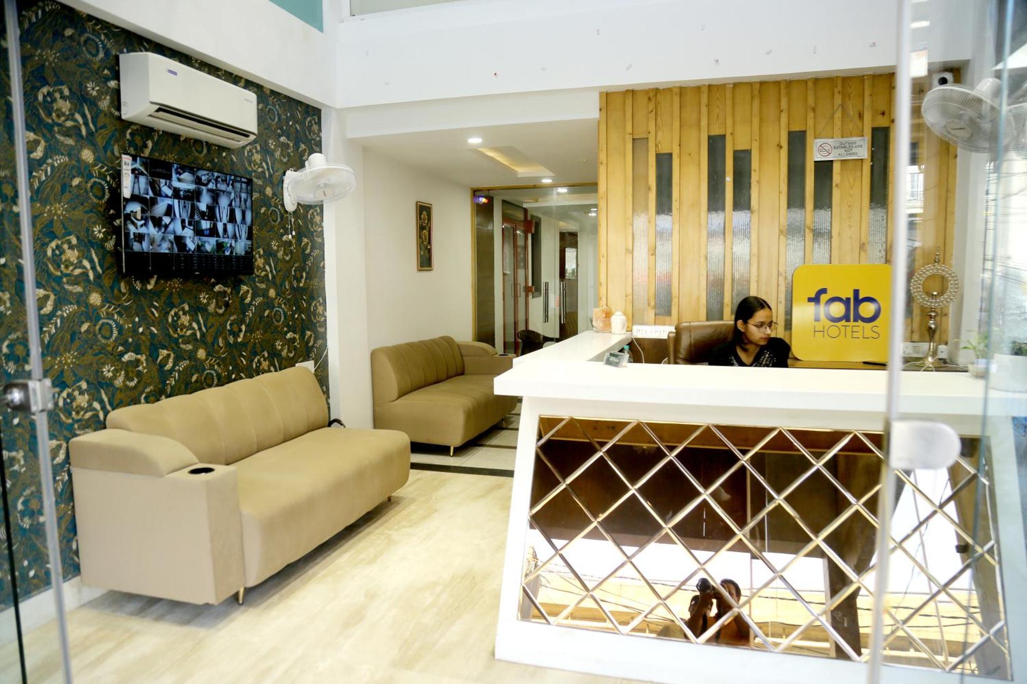 Prism Grand Hotel Zirakpur Exterior foto